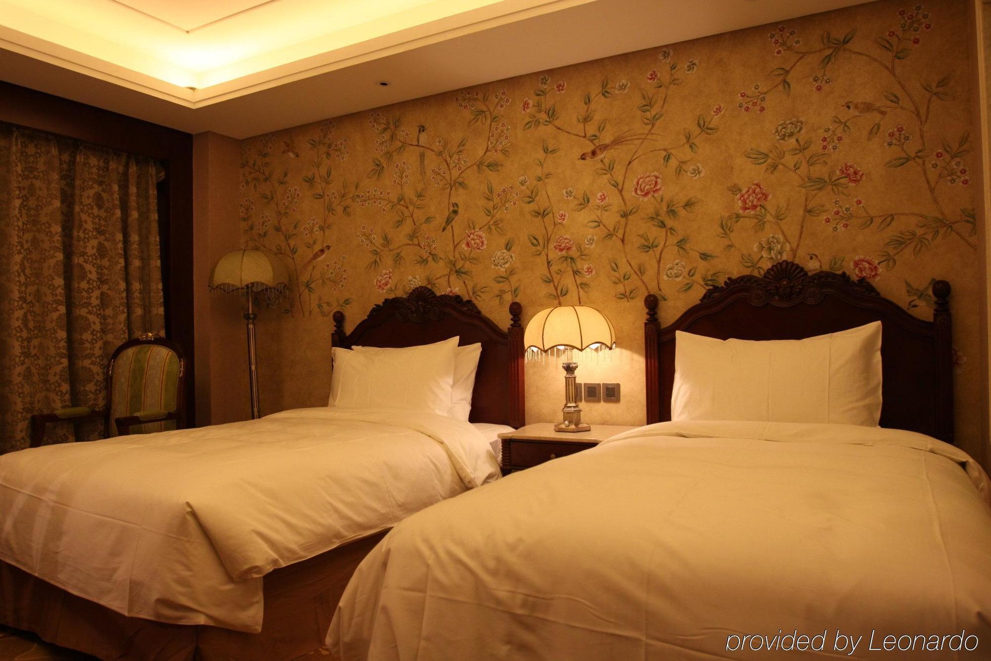 Beijing Royal Phoenix Hotel Room photo